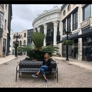 Meet your Posher, Andrea